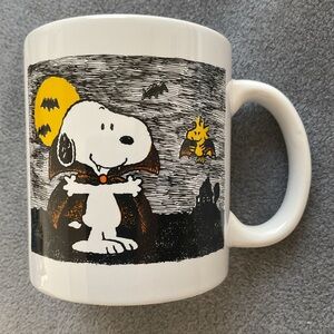 Adorable PEANUTS Vampire Snoopy & Woodstock Halloween Mug
